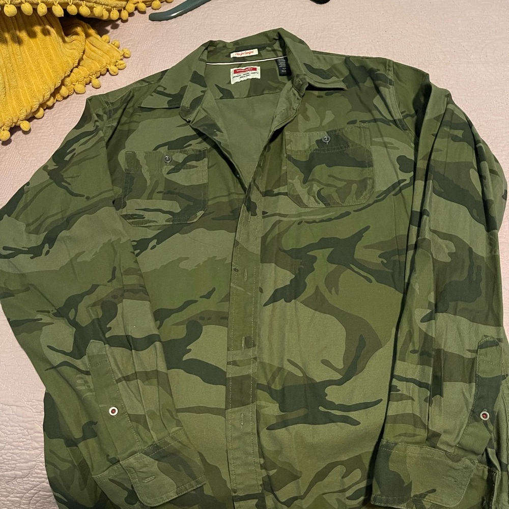 Wrangler button up, brand new, size Large